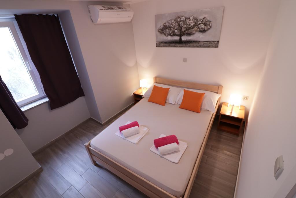 Apartments In City Center Ventus Novalja Ruang foto