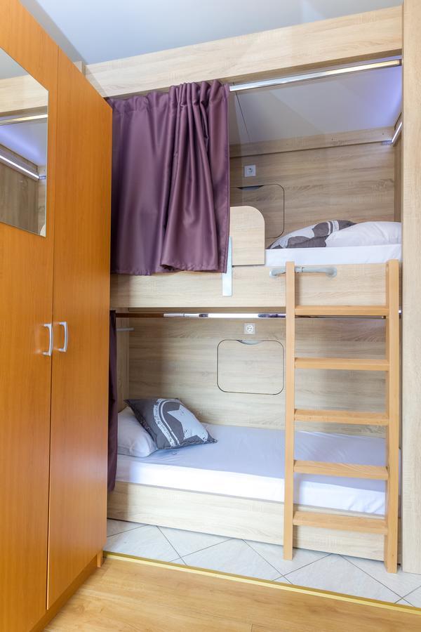 Apartments In City Center Ventus Novalja Bagian luar foto