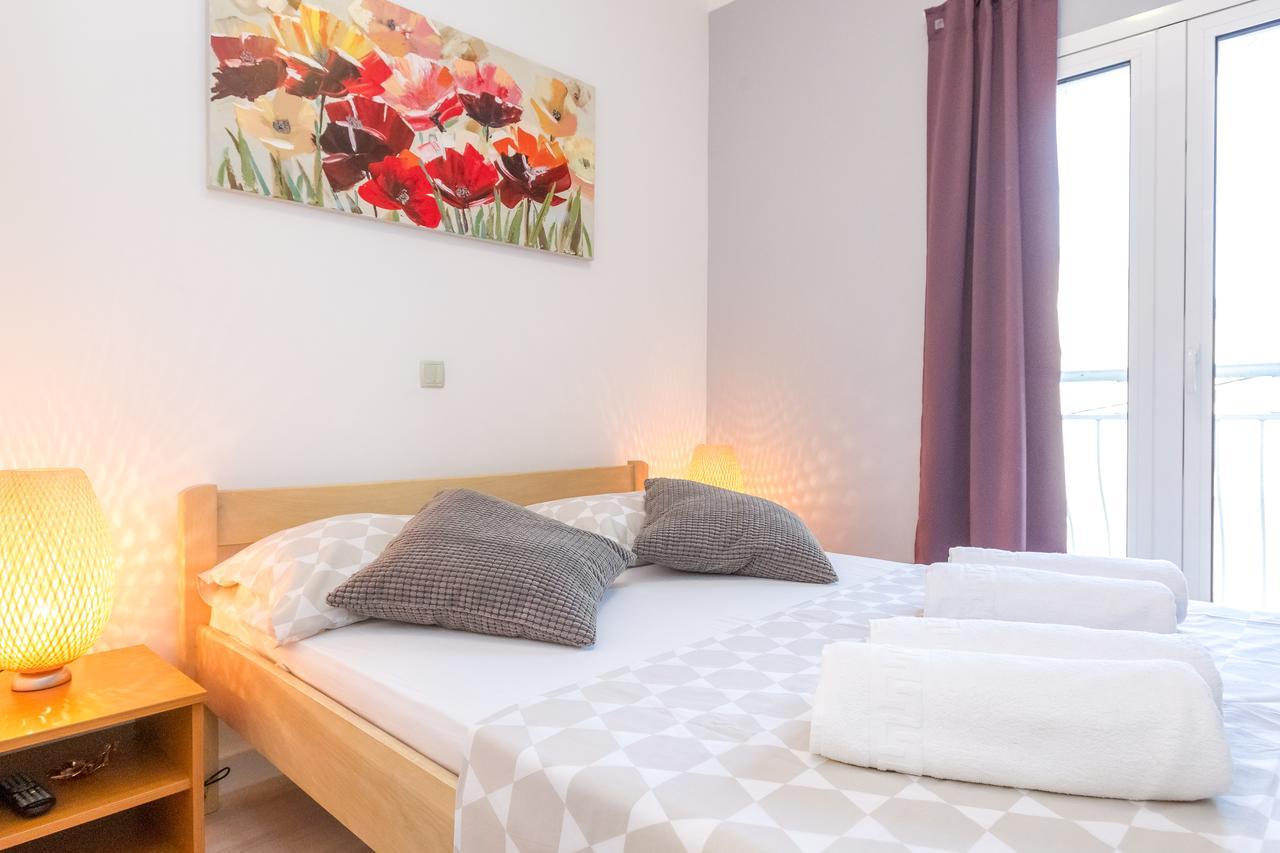 Apartments In City Center Ventus Novalja Bagian luar foto