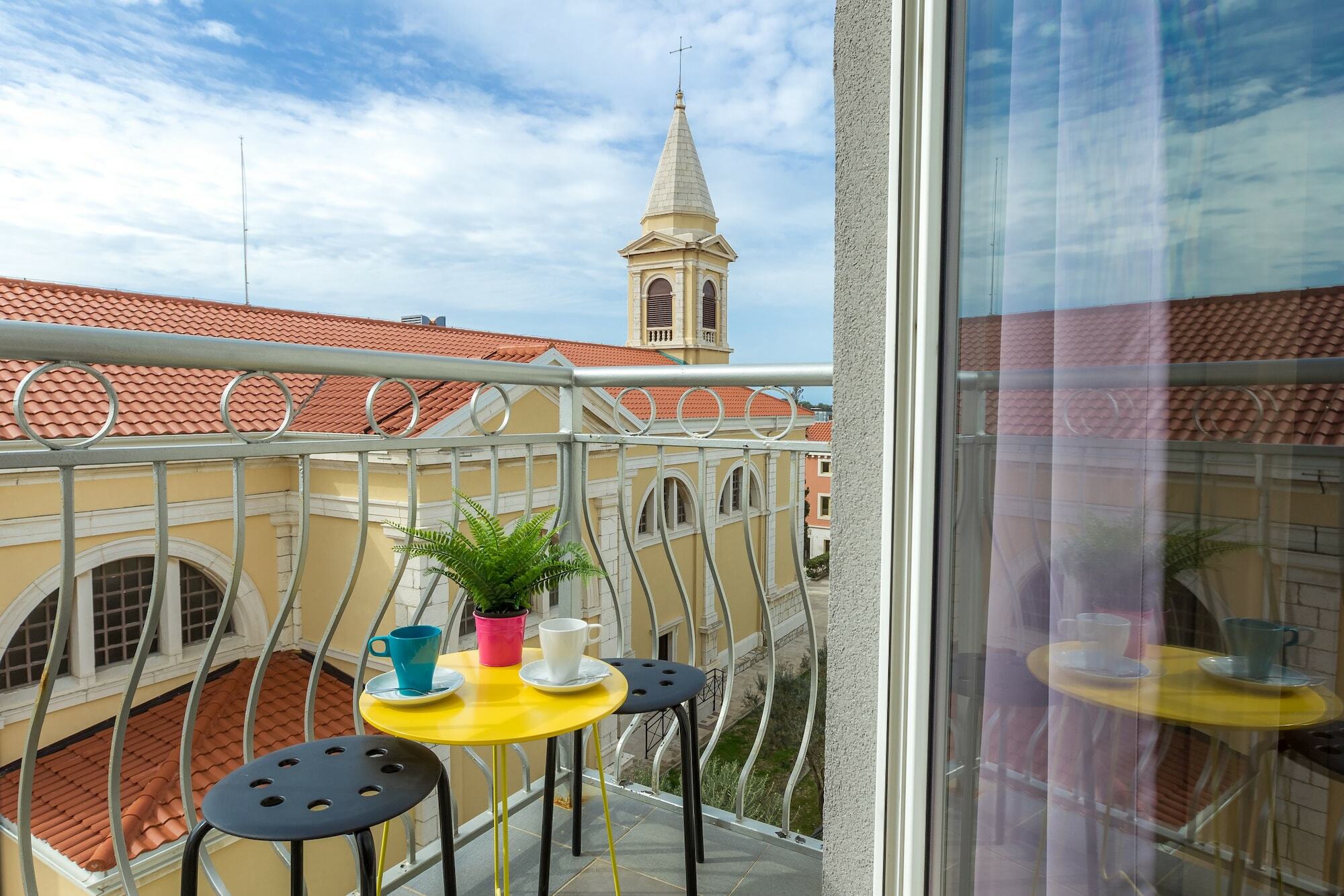 Apartments In City Center Ventus Novalja Bagian luar foto